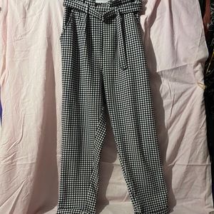 No boundaries plaid pants